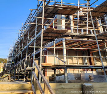 Henderson Build detail 2